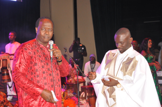 Grande nuit des "laobés": Pape Diouf honoré, le grand théâtre affiche son plein. Grande nuit des "laobés": Pape Diouf honoré, le grand théâtre affiche son plein.