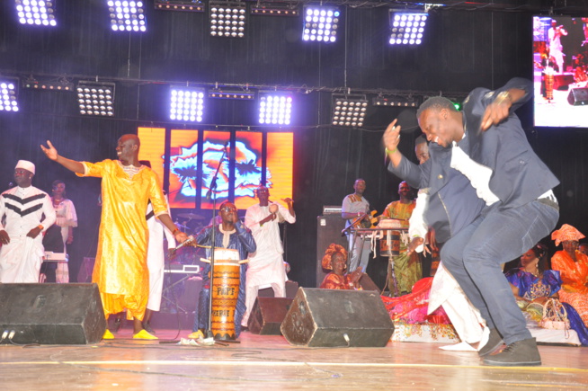 Grande nuit des "laobés": Pape Diouf honoré, le grand théâtre affiche son plein. Grande nuit des "laobés": Pape Diouf honoré, le grand théâtre affiche son plein.