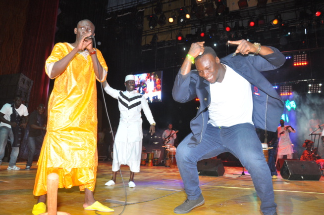 Grande nuit des "laobés": Pape Diouf honoré, le grand théâtre affiche son plein. Grande nuit des "laobés": Pape Diouf honoré, le grand théâtre affiche son plein.