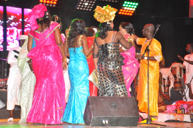 Grande nuit des "laobés": Pape Diouf honoré, le grand théâtre affiche son plein. Grande nuit des "laobés": Pape Diouf honoré, le grand théâtre affiche son plein.