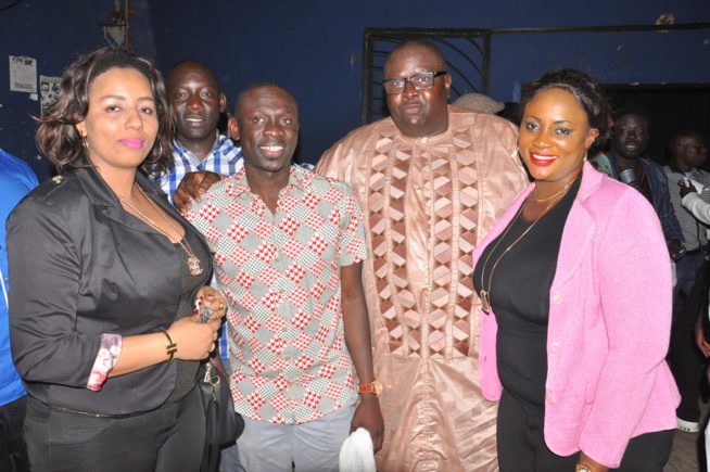 Après le grand succès de la nuit des "laobés" au grand théâtre, le Pape de la musique Sénégalaise explose le Bloowy.Regardez Après le grand succès de la nuit des "laobés" au grand théâtre, le Pape de la musique Sénégalaise explose le Bloowy.Regardez