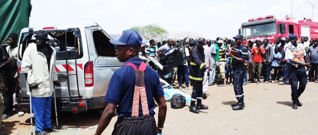 Accident mortel à Nioro du Rip : Quatre personnes tuées dans une collision entre un minicar et un camion Accident mortel à Nioro du Rip : Quatre personnes tuées dans une collision entre un minicar et un camion