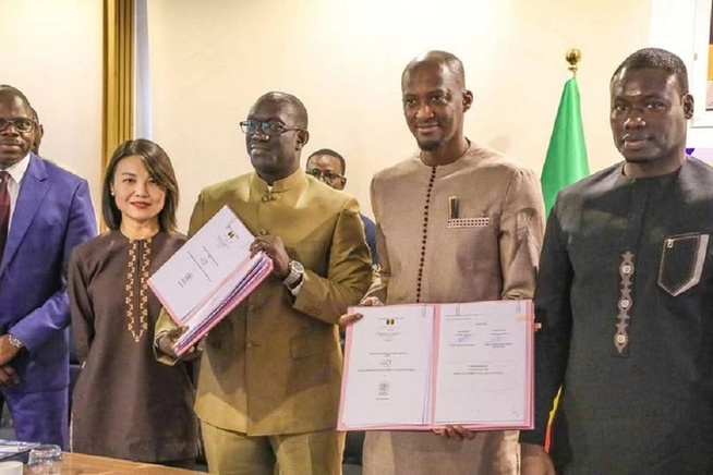 Diass : La SICAP et l’APIX signent pour 66 hectares dans la ZESID, pour relancer la production à Diass Diass : La SICAP et l’APIX signent pour 66 hectares dans la ZESID, pour relancer la production à Diass