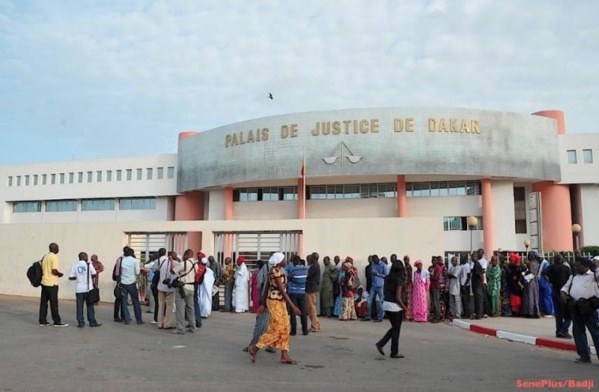 Palais de justice de Dakar: Des gendarmes « reconvertis » en greffiers Palais de justice de Dakar: Des gendarmes « reconvertis » en greffiers