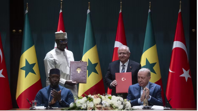 Istanbul : Ousmane SONKO renforce les liens économiques entre le Sénégal et la Türkiye Istanbul : Ousmane SONKO renforce les liens économiques entre le Sénégal et la Türkiye
