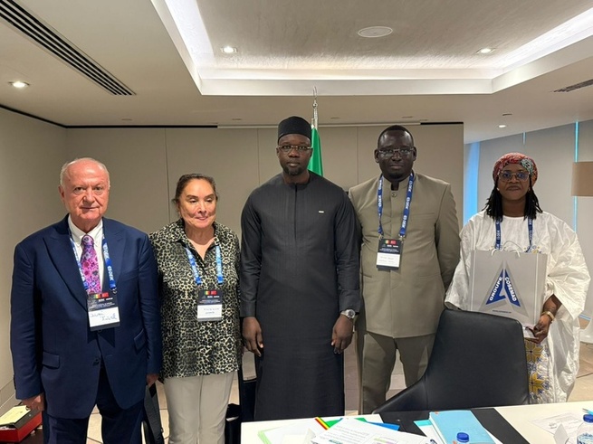 Senegal-Türkiye İş Forumu: Carrefour Médical, ulusal ilaç sanayisini güçlendirmek için stratejik anlaşma imzaladı Senegal-Türkiye İş Forumu: Carrefour Médical, ulusal ilaç sanayisini güçlendirmek için stratejik anlaşma imzaladı