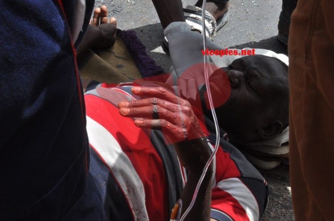 Les images de l'accident entre un taxi, une camionnette et une voiture L 200 sur l'autoroute aujourd'hui. Les images de l'accident entre un taxi, une camionnette et une voiture L 200 sur l'autoroute aujourd'hui.