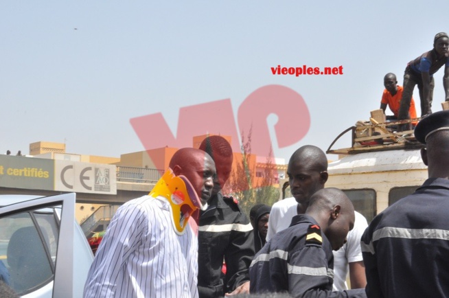 Les images de l'accident entre un taxi, une camionnette et une voiture L 200 sur l'autoroute aujourd'hui. Les images de l'accident entre un taxi, une camionnette et une voiture L 200 sur l'autoroute aujourd'hui.