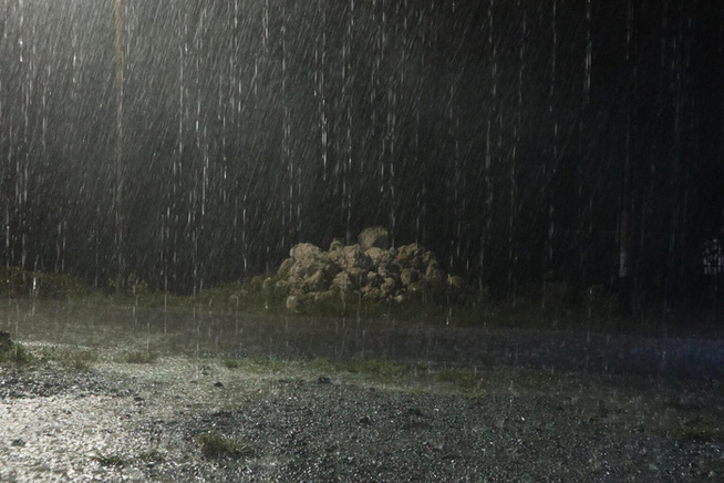 De fortes pluies annoncées : des inondations possibles, la directrice de la météo appelle à la prudence