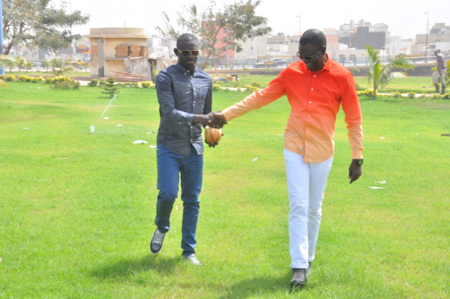 Dj Prince de la RTS reçoit Pape Diouf dans "Dokhontou". Regardez le tournage en images. Dj Prince de la RTS reçoit Pape Diouf dans "Dokhontou". Regardez le tournage en images.