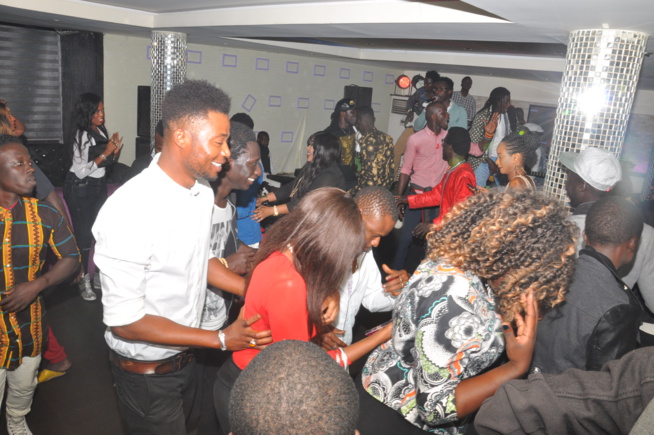 1 2 3 4 Sidy Samb présente son anniversaire le 04 à Louga, le 09 au Pentola, le 11 dîner au Ravin et le 12 Mars au Pentola. Revivez le show d'avant première. 1 2 3 4 Sidy Samb présente son anniversaire le 04 à Louga, le 09 au Pentola, le 11 dîner au Ravin et le 12 Mars au Pentola. Revivez le show d'avant première.