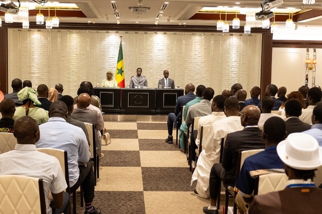 Rencontre avec la communauté sénégalaise : le président Faye promet de renforcer le soutien aux Sénégalais de l’extérieur