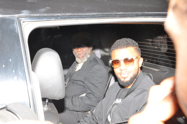 Sen Art Vision & Vouzenou vous présente en live LE FA du groupe Sexions D' assaut au Sea Plazza ce 12 mars.Revivez en images leur arrivé à l'aéroport Léopold Sedar Senghor. Sen Art Vision & Vouzenou vous présente en live LE FA du groupe Sexions D' assaut au Sea Plazza ce 12 mars.Revivez en images leur arrivé à l'aéroport Léopold Sedar Senghor.