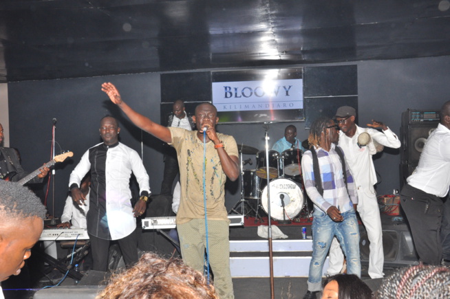 Pape Diouf explose le bloowy ce samedi pour rendre hommage aux femmes en ce mois de mars avant de s'envoler à Dubai. Pape Diouf explose le bloowy ce samedi pour rendre hommage aux femmes en ce mois de mars avant de s'envoler à Dubai.