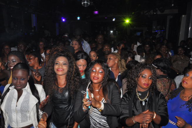 Pape Diouf explose le bloowy ce samedi pour rendre hommage aux femmes en ce mois de mars avant de s'envoler à Dubai. Pape Diouf explose le bloowy ce samedi pour rendre hommage aux femmes en ce mois de mars avant de s'envoler à Dubai.