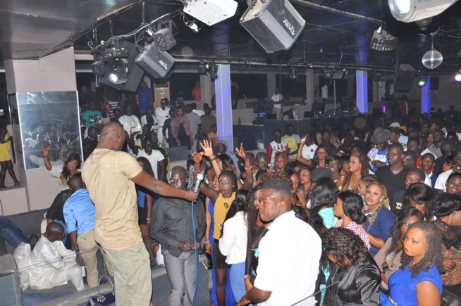 Pape Diouf explose le bloowy ce samedi pour rendre hommage aux femmes en ce mois de mars avant de s'envoler à Dubai. Pape Diouf explose le bloowy ce samedi pour rendre hommage aux femmes en ce mois de mars avant de s'envoler à Dubai.