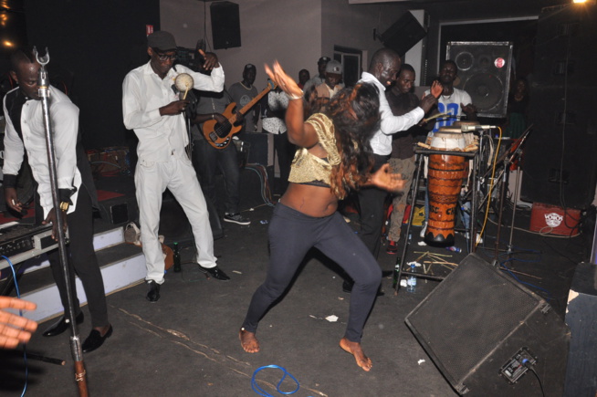 Pape Diouf explose le bloowy ce samedi pour rendre hommage aux femmes en ce mois de mars avant de s'envoler à Dubai. Pape Diouf explose le bloowy ce samedi pour rendre hommage aux femmes en ce mois de mars avant de s'envoler à Dubai.