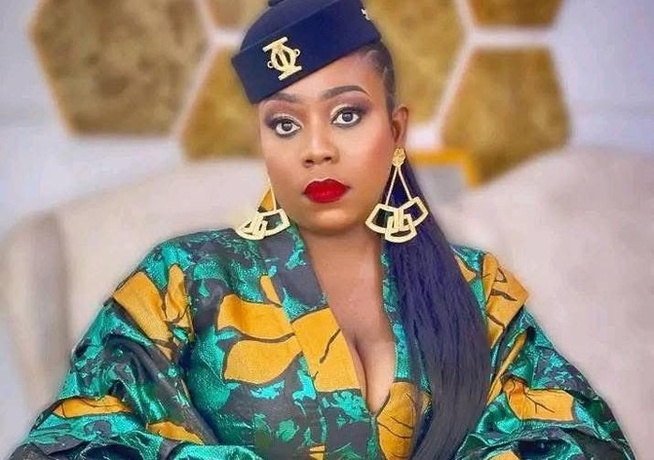 Délaissée à elle même: "Fatou Kiné Cissé, victime du système tant décrié par le Premier ministre Ousmane Sonko ?" Délaissée à elle même: "Fatou Kiné Cissé, victime du système tant décrié par le Premier ministre Ousmane Sonko ?"