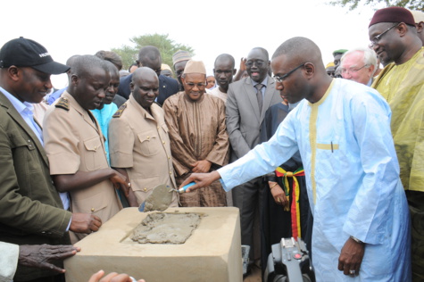 Pose de première pierre : Senergy démarre les travaux de construction de la plus grande centrale solaire au Sénégal Pose de première pierre : Senergy démarre les travaux de construction de la plus grande centrale solaire au Sénégal