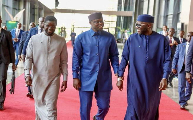 Gamou 2025 : Diomaye Faye, Ousmane Sonko et Malick Ndiaye en visite de courtoisie pour le Maouloud Gamou 2025 : Diomaye Faye, Ousmane Sonko et Malick Ndiaye en visite de courtoisie pour le Maouloud