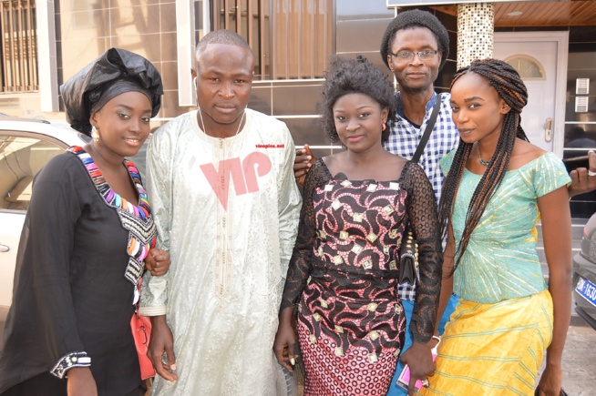 Revivez les images du baptême de Seynabou Ndiaye la présentatrice vedette de Petit Déj sur Walf Tv. Revivez les images du baptême de Seynabou Ndiaye la présentatrice vedette de Petit Déj sur Walf Tv.