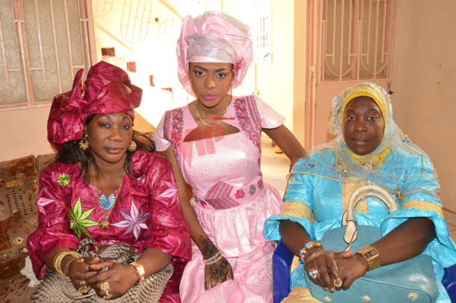 Revivez les images du baptême de Seynabou Ndiaye la présentatrice vedette de Petit Déj sur Walf Tv. Revivez les images du baptême de Seynabou Ndiaye la présentatrice vedette de Petit Déj sur Walf Tv.