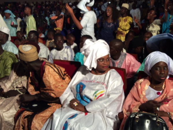 Keur Massar : Le ministre Fatou Tambédou les femmes pour un "Oui" massif au référendum Keur Massar : Le ministre Fatou Tambédou les femmes pour un "Oui" massif au référendum
