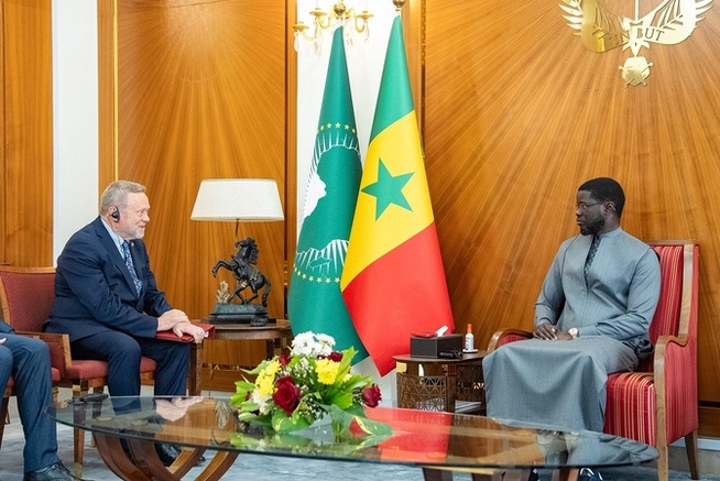 Diomaye Faye reçoit Lord Collins : : le Royaume-Uni réaffirme son engagement aux côtés du Sénégal Diomaye Faye reçoit Lord Collins : : le Royaume-Uni réaffirme son engagement aux côtés du Sénégal
