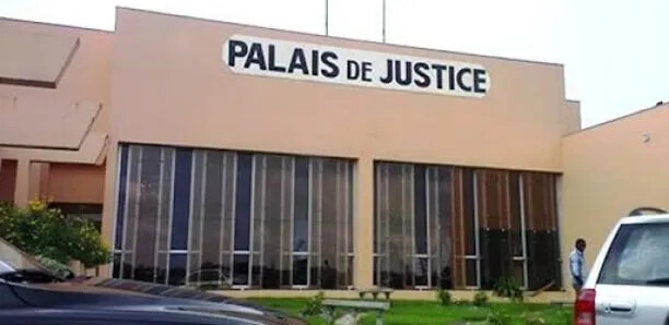 Fatick : Un cousin de l’ex-président Macky Sall écope d’un mois ferme pour tentative d’incendie Fatick : Un cousin de l’ex-président Macky Sall écope d’un mois ferme pour tentative d’incendie