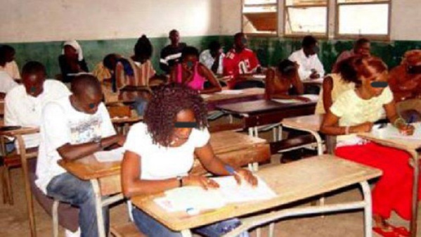 Suspension du concours d'entrée à la Fastef : Les étudiants bandent les muscles Suspension du concours d'entrée à la Fastef : Les étudiants bandent les muscles