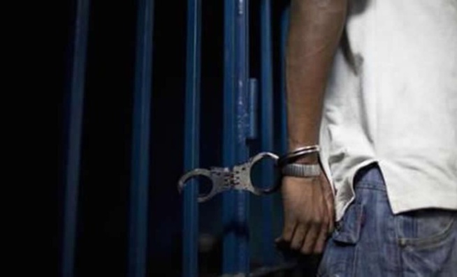 L'auxiliaire-gendarme écope de 20 ans de travaux forcés pour avoir tué un apprenti-chauffeur L'auxiliaire-gendarme écope de 20 ans de travaux forcés pour avoir tué un apprenti-chauffeur