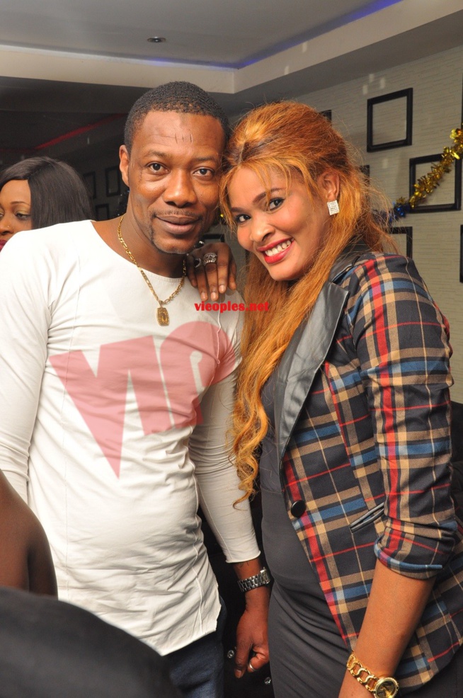 Revivez la chaleur dans la première nuit de l'anniversaire du golden boy de la musique Sidy Samb ce mercredi au Pentola. Revivez la chaleur dans la première nuit de l'anniversaire du golden boy de la musique Sidy Samb ce mercredi au Pentola.