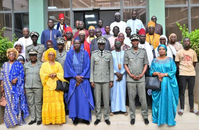 Dialogue renforcé face aux défis communs : Babacar Mbaye reçoit YESSAL et JAPPO, pour consolider le partenariat Douanes-Opérateurs Dialogue renforcé face aux défis communs : Babacar Mbaye reçoit YESSAL et JAPPO, pour consolider le partenariat Douanes-Opérateurs