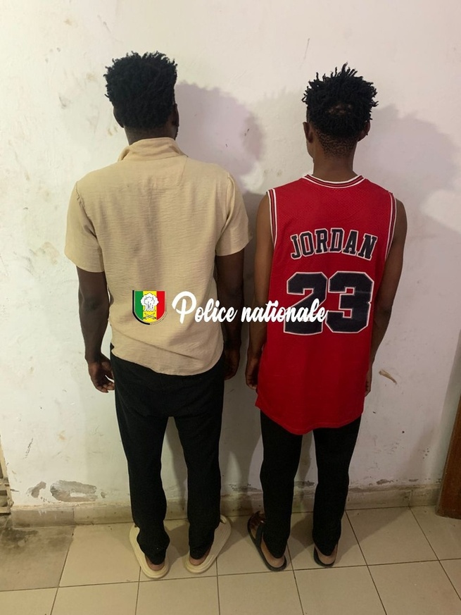 Trafic international : L’OCRTIS de Dakar démantèle un réseau, deux arrestations liées à une saisie de 180 kg de haschich au Maroc Trafic international : L’OCRTIS de Dakar démantèle un réseau, deux arrestations liées à une saisie de 180 kg de haschich au Maroc