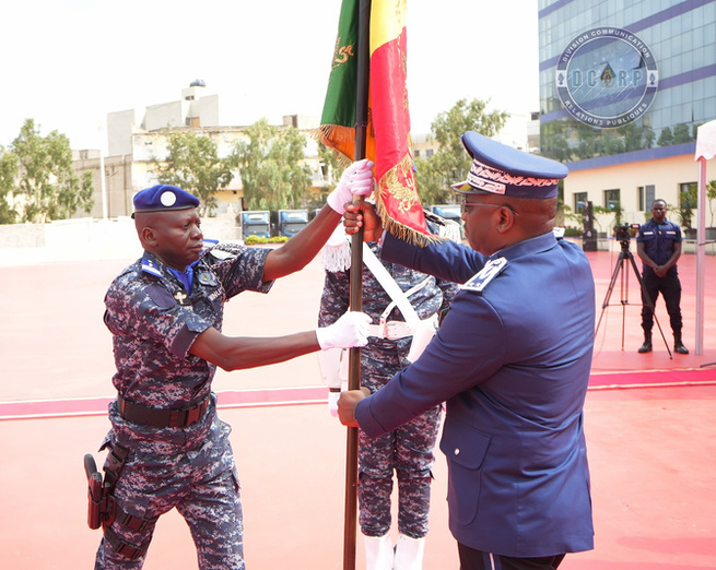 Cérémonie de remise du drapeau : 360 gendarmes sénégalais en partance pour la MINUSCA Cérémonie de remise du drapeau : 360 gendarmes sénégalais en partance pour la MINUSCA