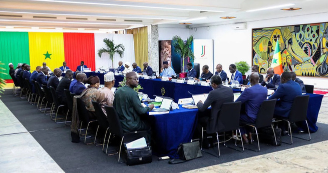 Agenda officiel du nouveau gouvernement : les premières passations de services dans l’attelage Agenda officiel du nouveau gouvernement : les premières passations de services dans l’attelage