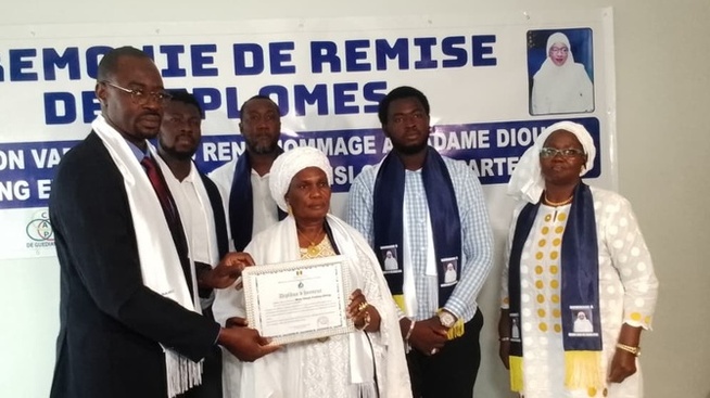 La formation des artisans franchit un nouveau cap : 27 couturiers diplômés à Diamniadio La formation des artisans franchit un nouveau cap : 27 couturiers diplômés à Diamniadio