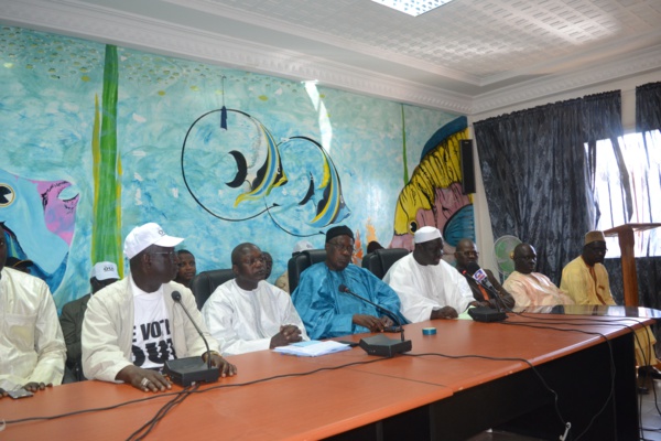 Référendum : Les imams de Rufisque ont dit Oui à Oumar Guèye Référendum : Les imams de Rufisque ont dit Oui à Oumar Guèye