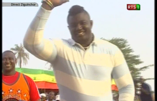 Désormais, tout est clair Balla Gaye 2, appele aux populations à voter « Oui » devant Macky Sall Désormais, tout est clair Balla Gaye 2, appele aux populations à voter « Oui » devant Macky Sall
