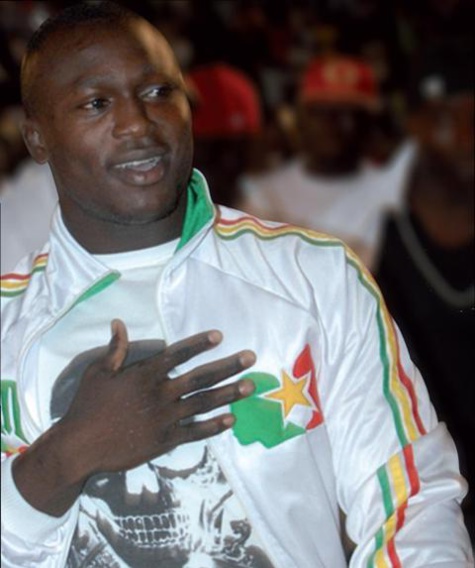 Référendum-Modou Lô reste neutre: « Je suis un lutteur, pas un politicien » Référendum-Modou Lô reste neutre: « Je suis un lutteur, pas un politicien »