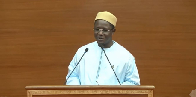 Transaction contestée : Le député Cheikh Bara Ndiaye accusé de détenir un véhicule, objet de litige Transaction contestée : Le député Cheikh Bara Ndiaye accusé de détenir un véhicule, objet de litige