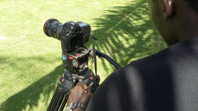 Les images de la réalisation de la nouvelle vidéo de Sidy Samb. Regardez Les images de la réalisation de la nouvelle vidéo de Sidy Samb. Regardez