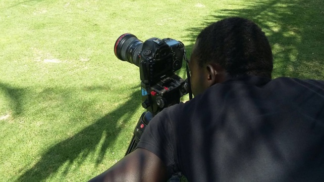 Les images de la réalisation de la nouvelle vidéo de Sidy Samb. Regardez Les images de la réalisation de la nouvelle vidéo de Sidy Samb. Regardez