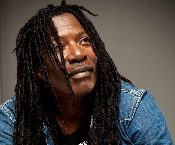 Alpha Blondy: « La France et les Etats Unis n’ont pas demandé notre avis avant d’aller bombarder la Libye et tuer Mouammar Kadhafi » Alpha Blondy: « La France et les Etats Unis n’ont pas demandé notre avis avant d’aller bombarder la Libye et tuer Mouammar Kadhafi »