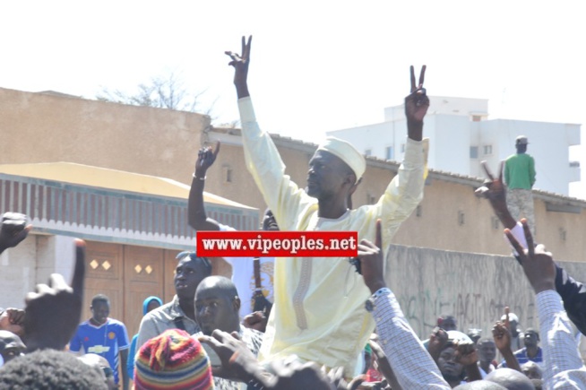 Les images de la tentative de fermeture de Walfadjri par les forces de l'ordre Les images de la tentative de fermeture de Walfadjri par les forces de l'ordre