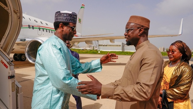 Forum Invest in Sénégal: Ousmane Sonko accueille le Premier ministre nigérien à Dakar Forum Invest in Sénégal: Ousmane Sonko accueille le Premier ministre nigérien à Dakar