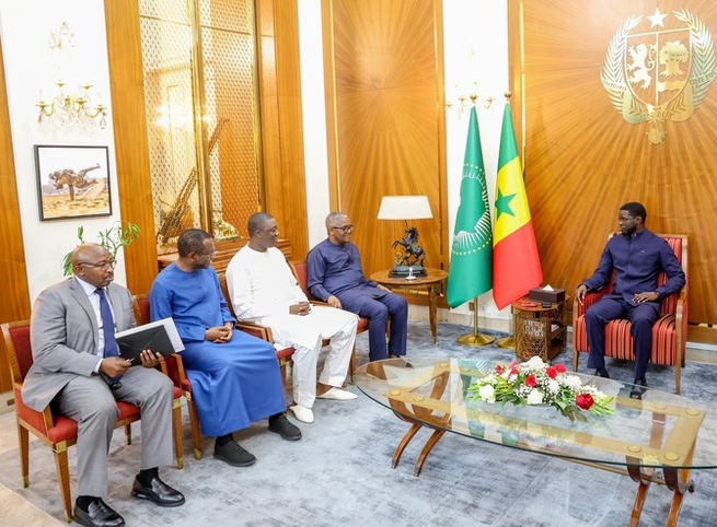 Le Président Bassirou Diomaye Faye reçoit les ministres de l’UEMOA : Le Sénégal réaffirme son engagement pour une UEMOA intégrée Le Président Bassirou Diomaye Faye reçoit les ministres de l’UEMOA : Le Sénégal réaffirme son engagement pour une UEMOA intégrée