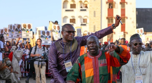 Lat Diop, responsable APR à Golf: "Tant que je serai à Guédiawaye, Malick Gackou ne gagnera jamais rien" Lat Diop, responsable APR à Golf: "Tant que je serai à Guédiawaye, Malick Gackou ne gagnera jamais rien"