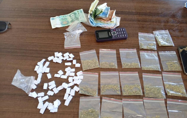 Marché Castor : la Brigade des Stupéfiants démantèle un réseau de kush, un dealer arrêté en flagrant délit de distribution Marché Castor : la Brigade des Stupéfiants démantèle un réseau de kush, un dealer arrêté en flagrant délit de distribution