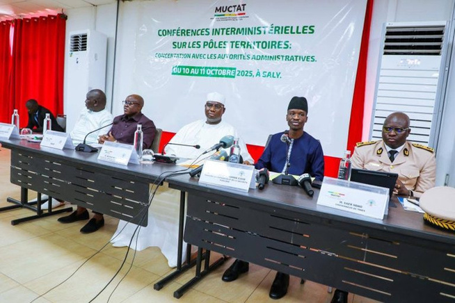 Réforme territoriale : Moussa Bala Fofana lance les Conseils interministériels sur les Pôles Territoires Réforme territoriale : Moussa Bala Fofana lance les Conseils interministériels sur les Pôles Territoires